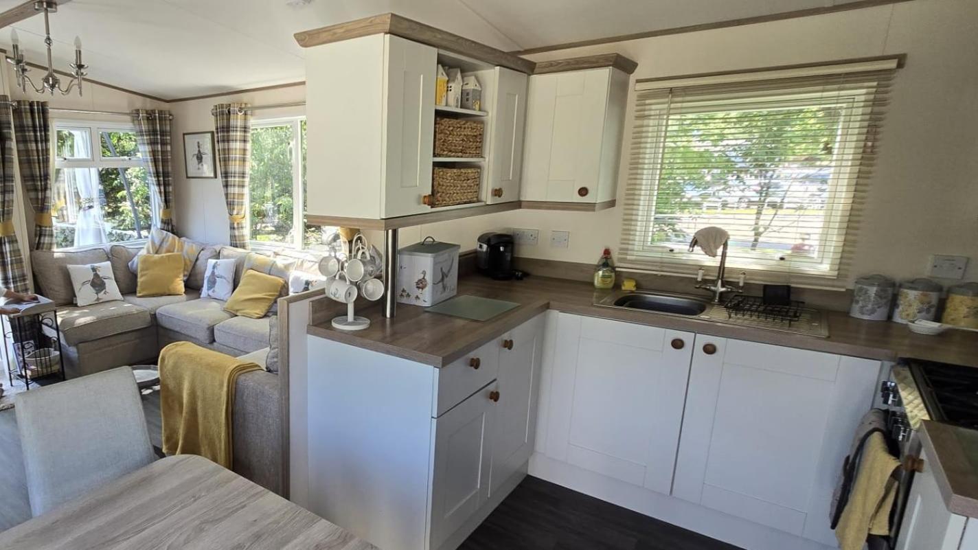 Luxury Lakeside Caravan With Hottub And Private Fishing Peg, Tattershall Lakes Екстериор снимка