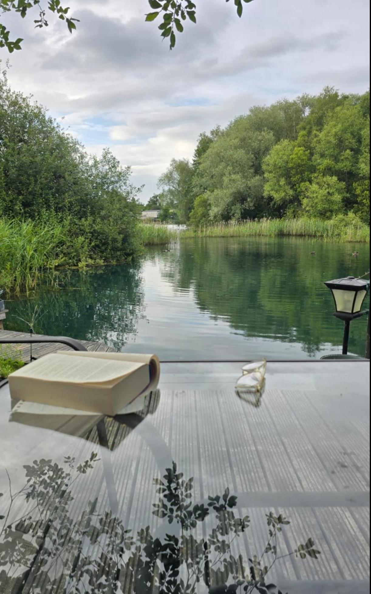 Luxury Lakeside Caravan With Hottub And Private Fishing Peg, Tattershall Lakes Екстериор снимка