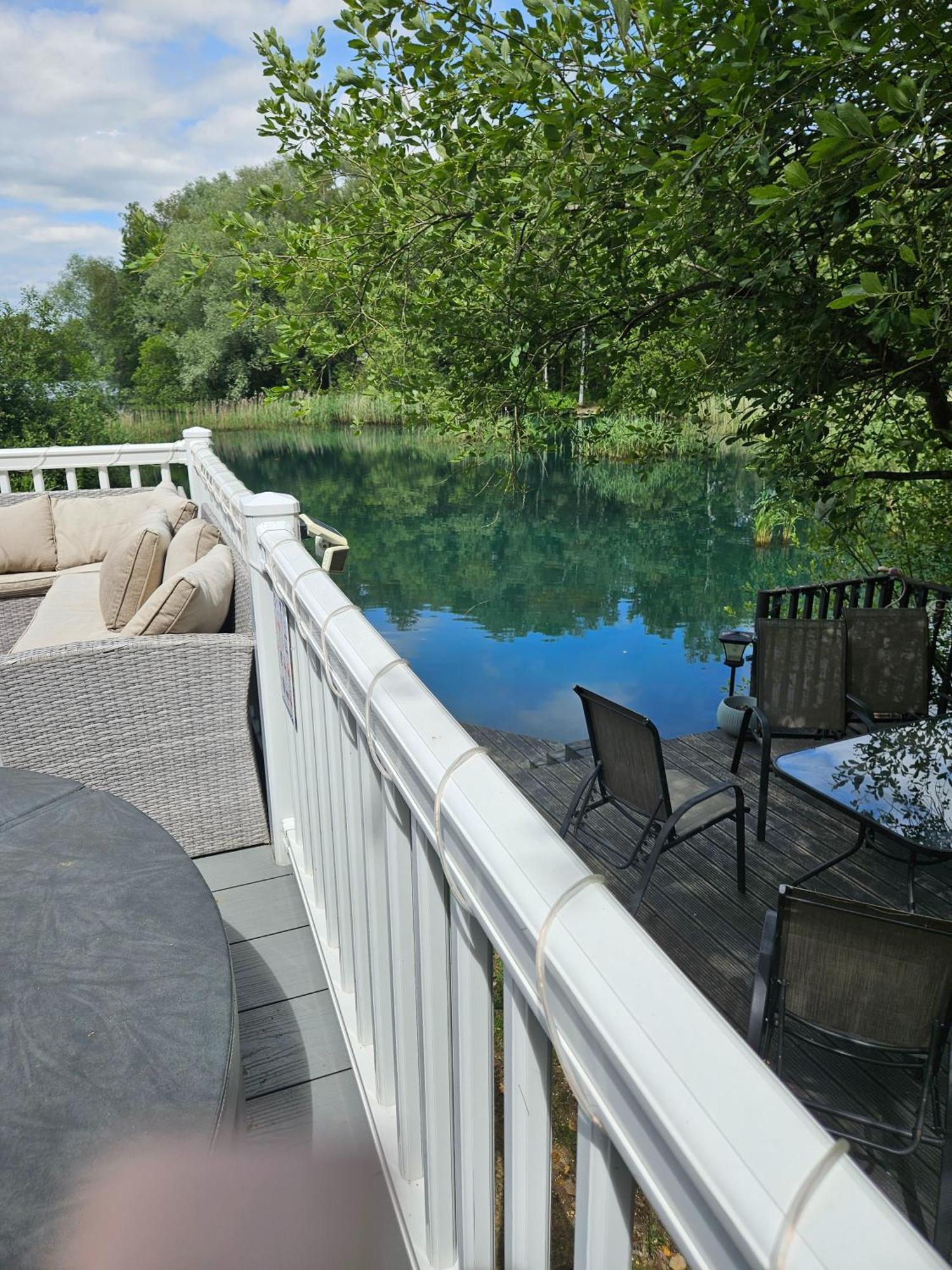 Luxury Lakeside Caravan With Hottub And Private Fishing Peg, Tattershall Lakes Екстериор снимка